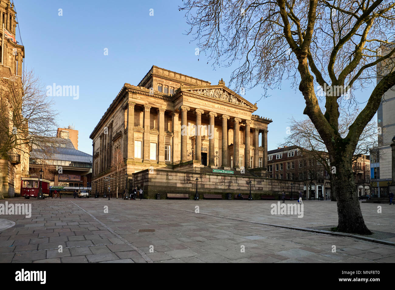 Museo e Galleria d'arte nella piazza principale a Preston, Lancashire Foto Stock