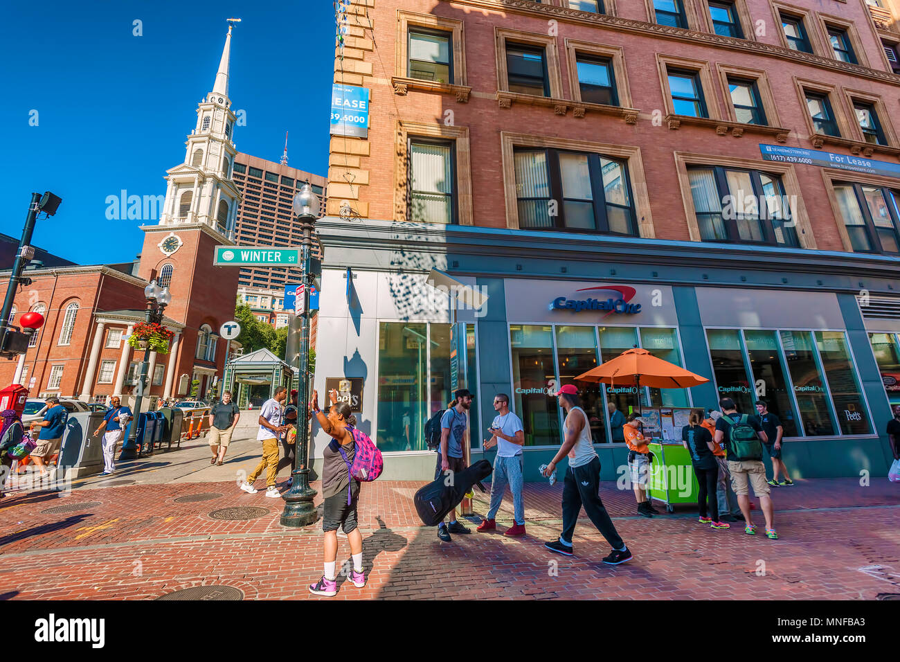Boston, Massachusetts, STATI UNITI D'America - 12 Settembre 2016: il centro di Boston di una città affollata con tourtist e locali. Foto Stock
