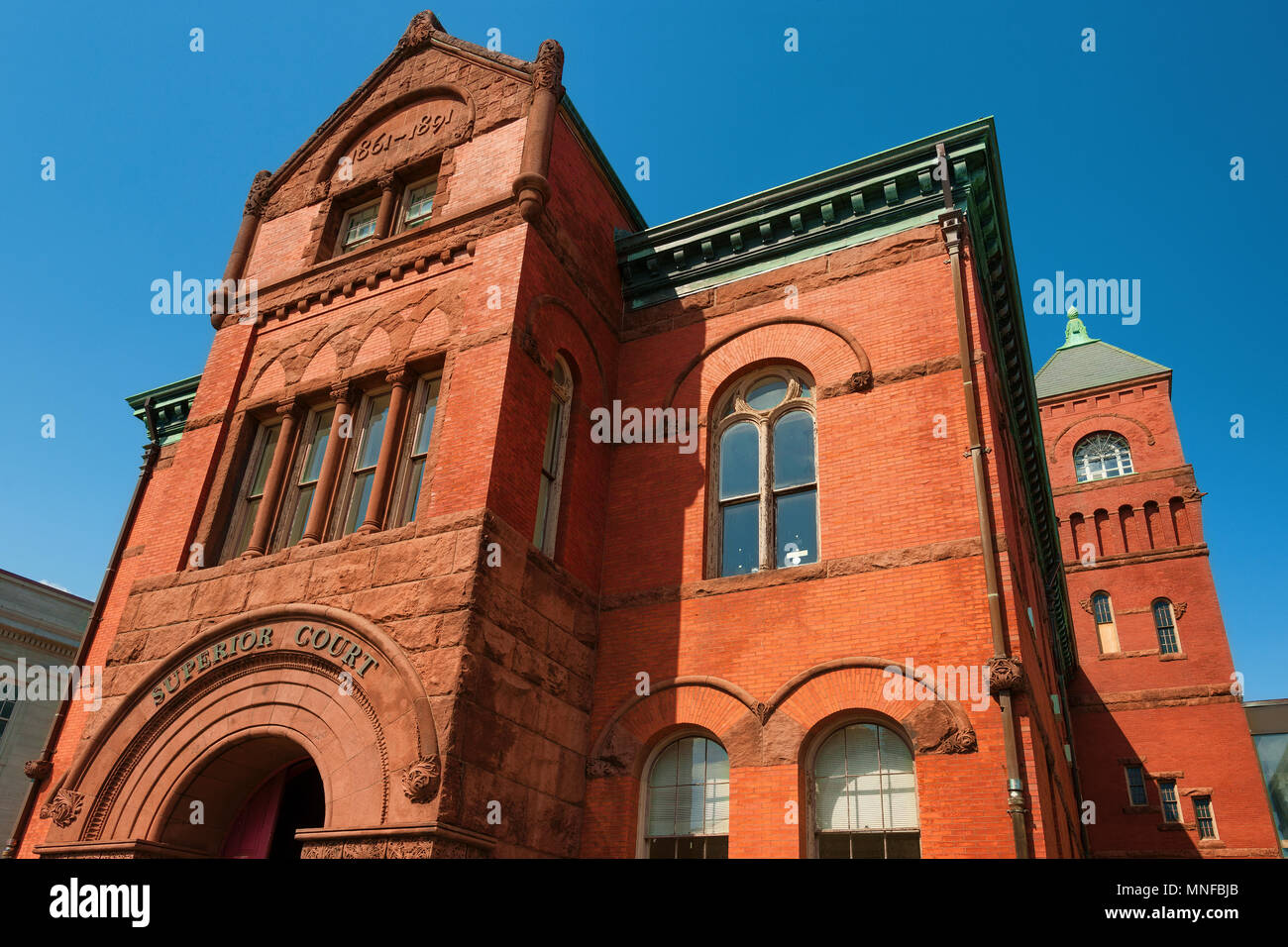 Salem, Massachusetts, STATI UNITI D'America - 14 Settembre 2016: Superior Corte edificio. E i due edifici su entrambi i lati sono attualmente in fase di restauro a th Foto Stock