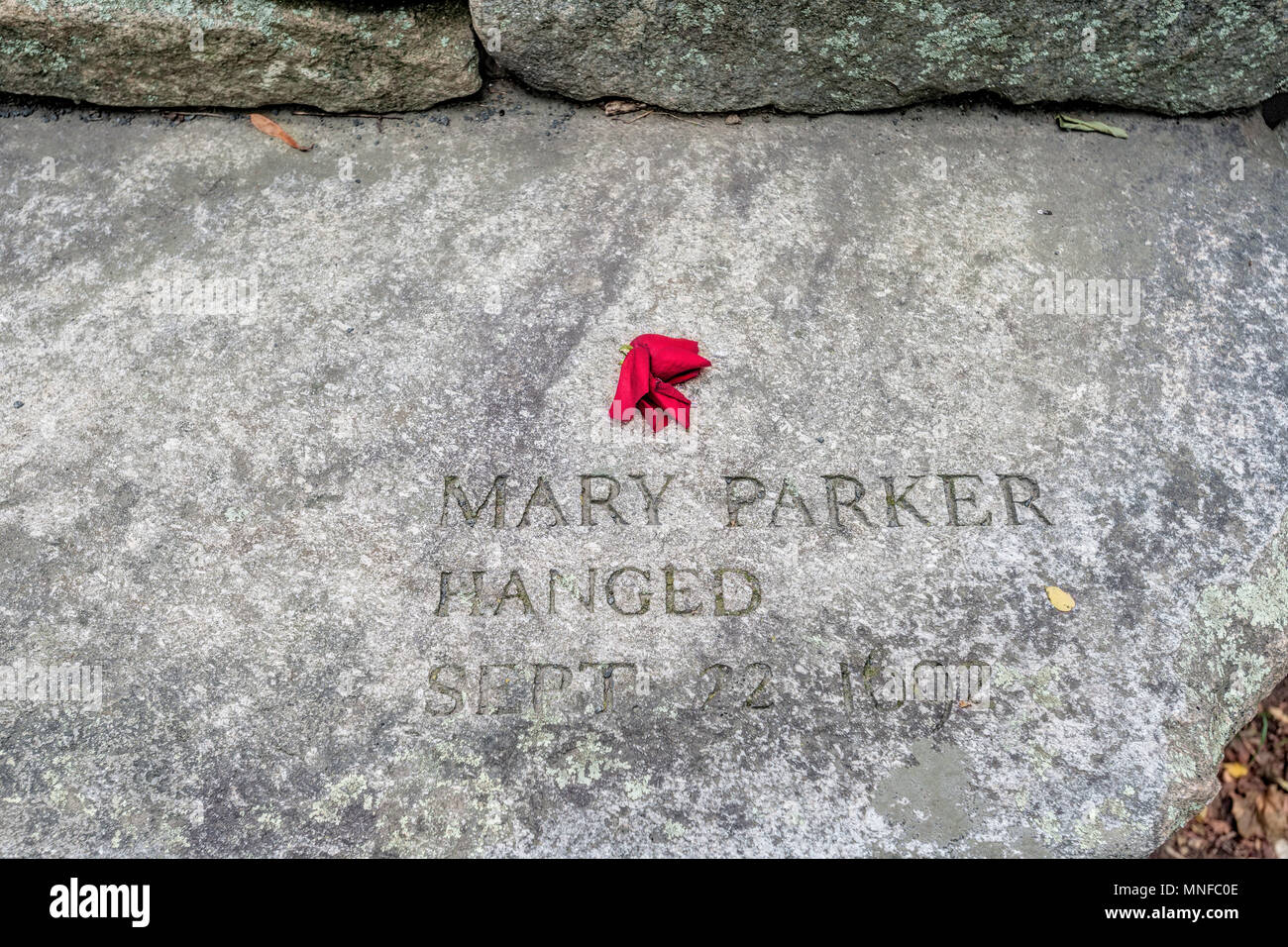 Salem, Massachusetts, STATI UNITI D'America - 14 Settembre 2016: Mary Parker è uno dei 20 commemorative situato in un piccolo parco memoriale. Nel 1692, 14 donne e 6 uomini w Foto Stock