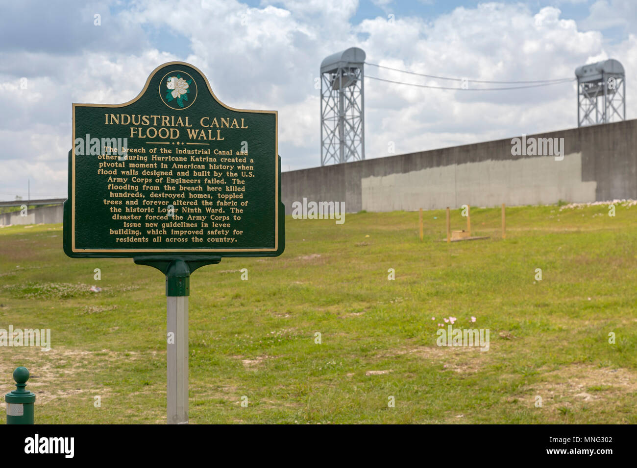 New Orleans, Louisiana - un marcatore storico sorge sul luogo dove il canale industriale parete flood non riuscito durante l'uragano Katrina, inondando la lo Foto Stock