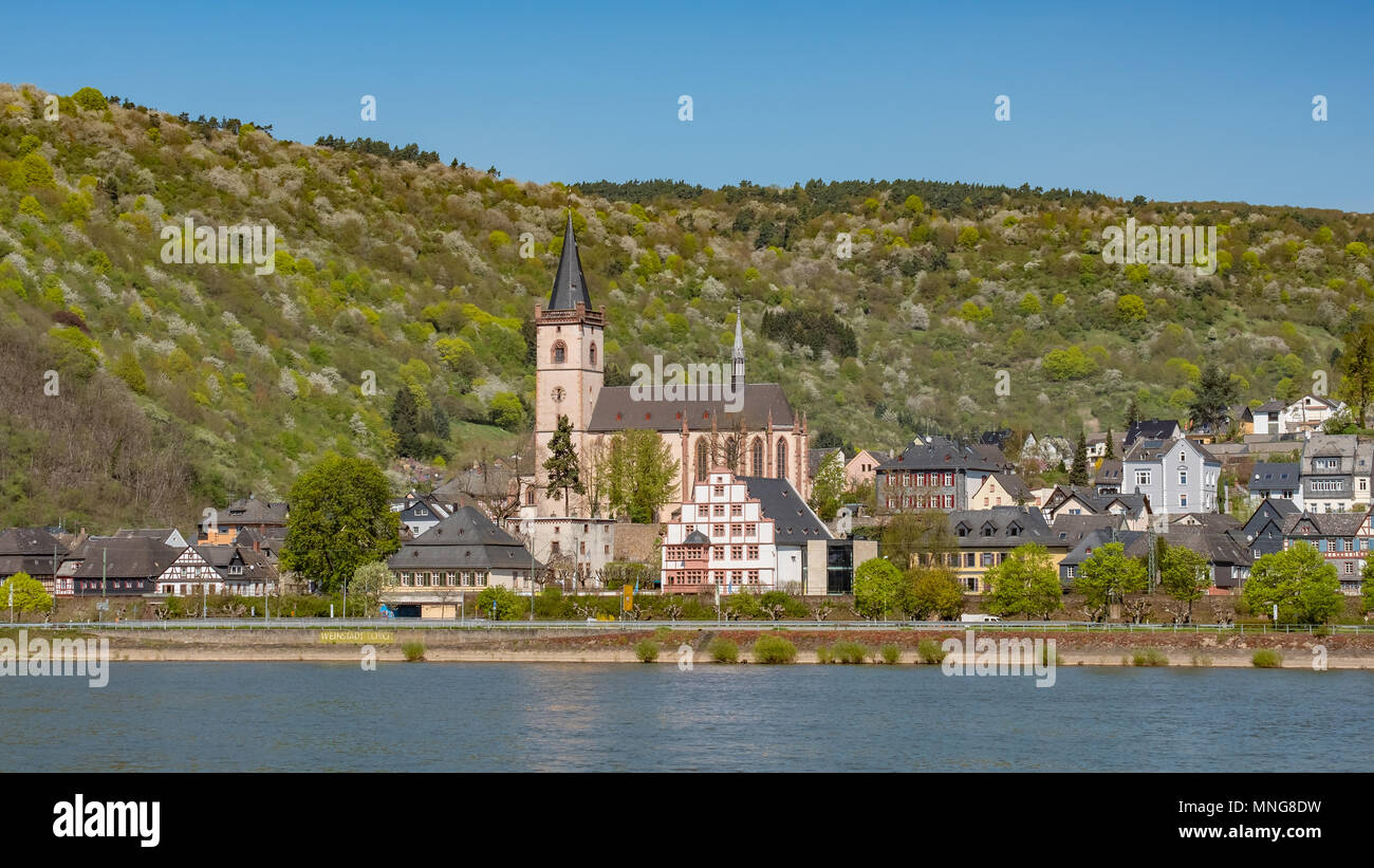 Il vecchio viticola, villaggio di Lorch la Germania è situato in corrispondenza della apertura della valle Wispertal nella valle Rhrine. Foto Stock