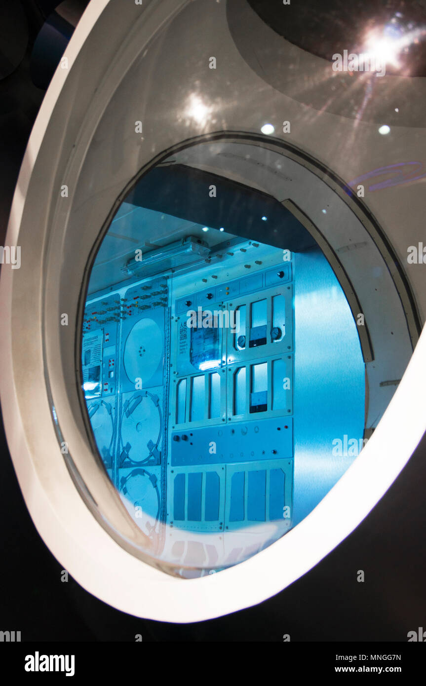 Consente di visualizzare in un mock-up di una stazione spaziale cinese al China Museo delle Scienze e della tecnologia a Pechino in Cina. Foto Stock