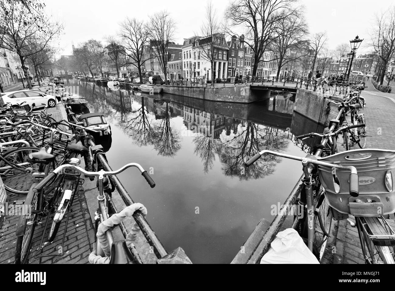 I canali di Amsterdam in bianco e nero, Amsterdam, NL Foto Stock