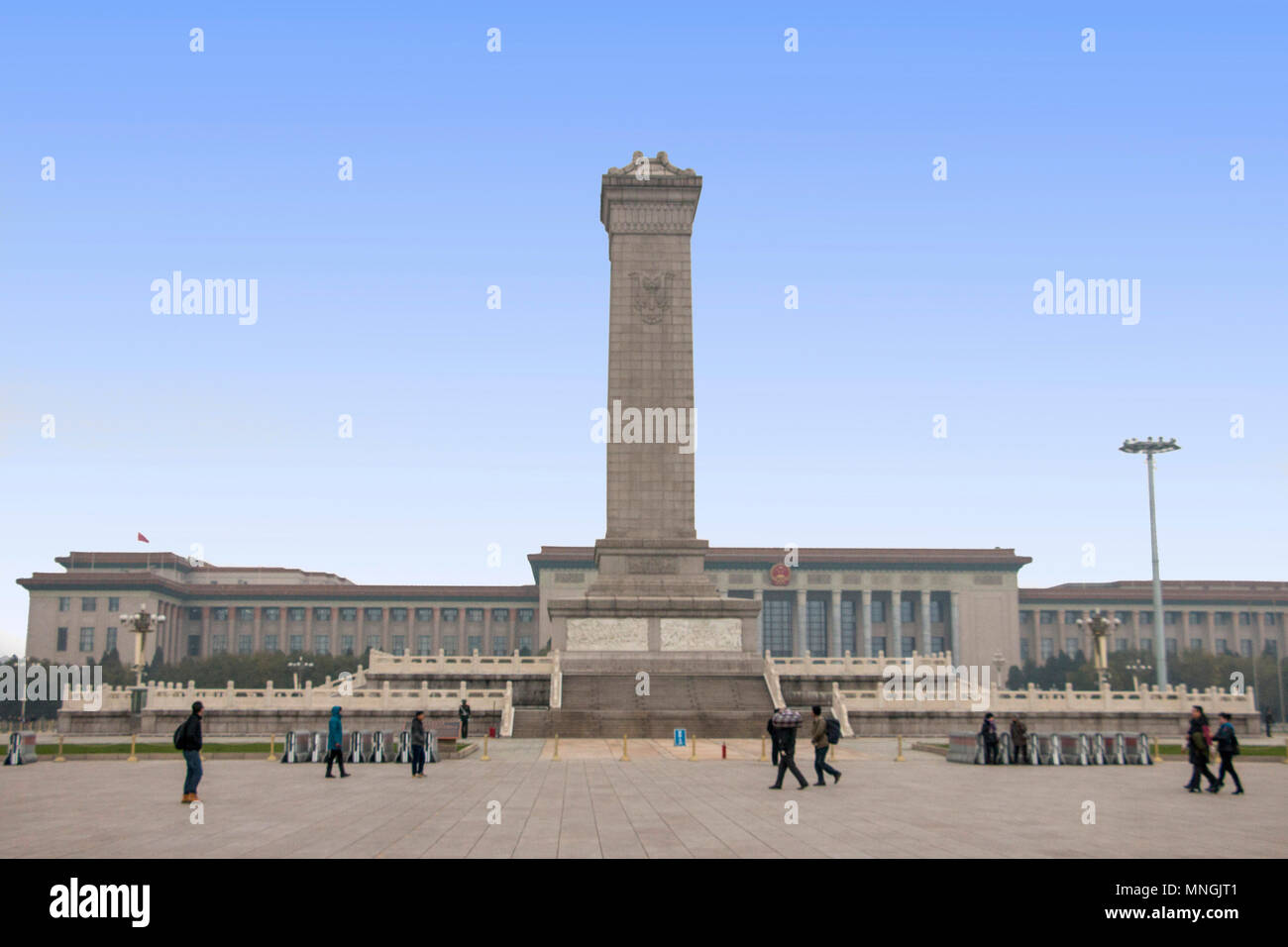 Piazza Tiananmen e il monumento del Popolo di Pechino degli Eroi della Repubblica popolare di Cina e Asia Foto Stock
