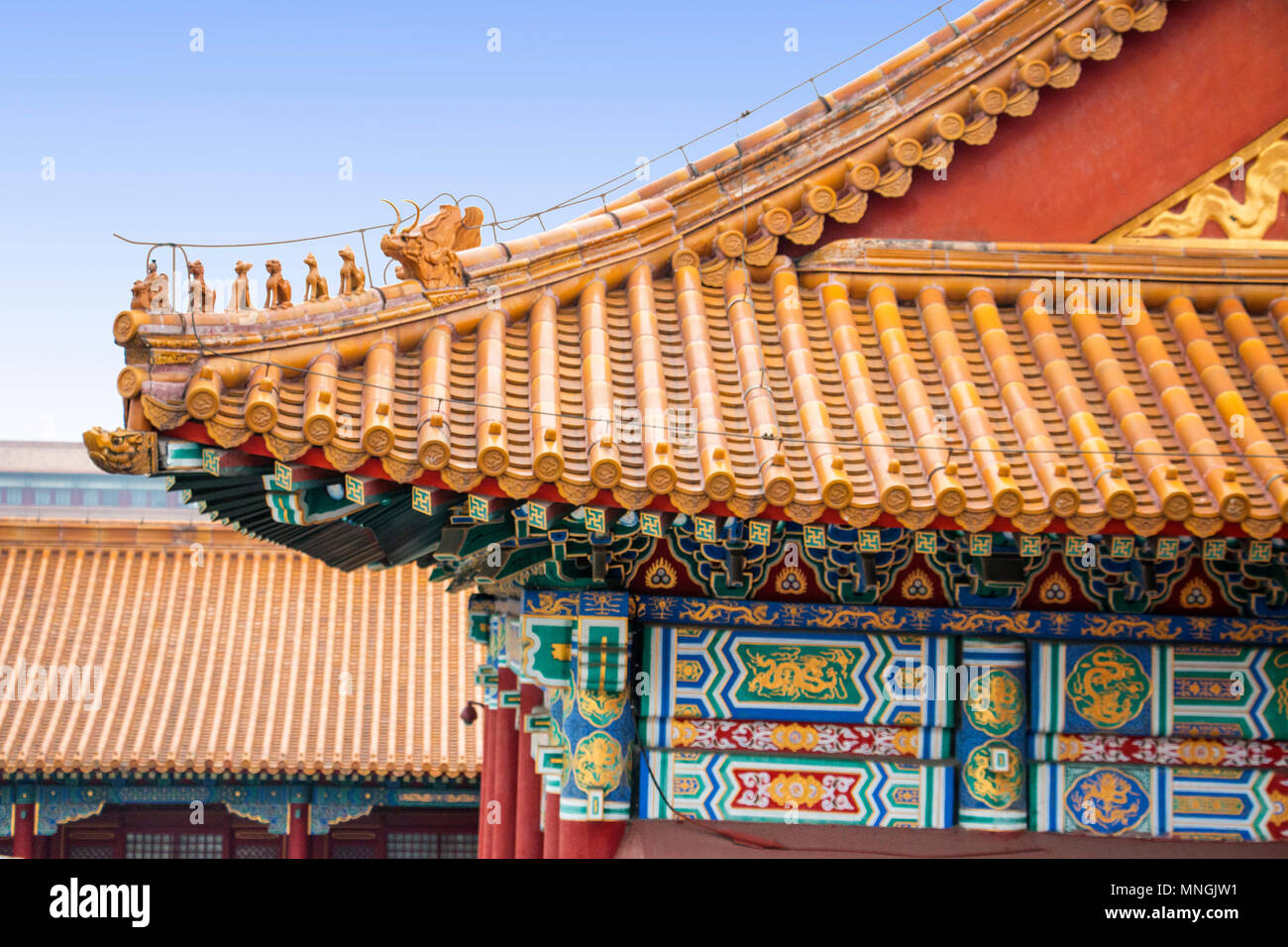 10 bestie crinale sul tetto della Sala della Suprema armonia, Città Proibita, Pechino, Cina. Bestie accovacciate in cinese dalle fiabe cinesi. Foto Stock