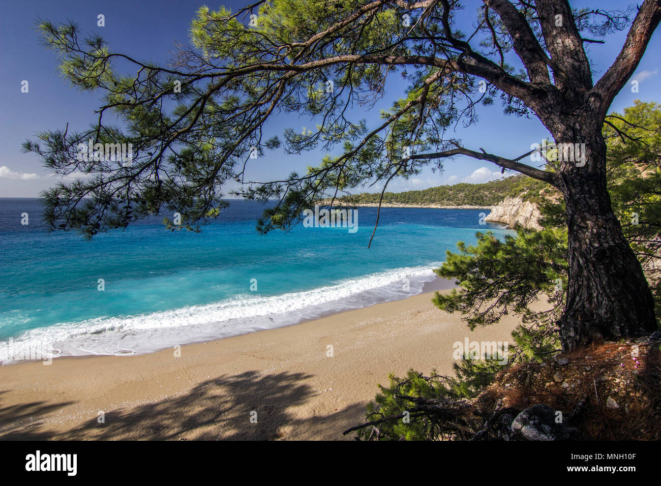 Sunrise colorati sul mare mediterranea Foto Stock