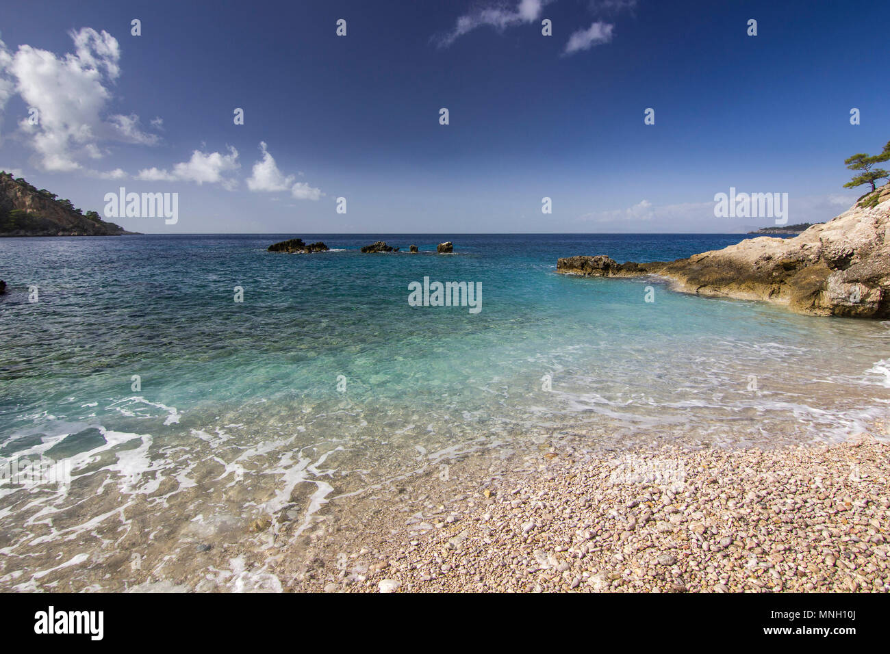 Sunrise colorati sul mare mediterranea Foto Stock