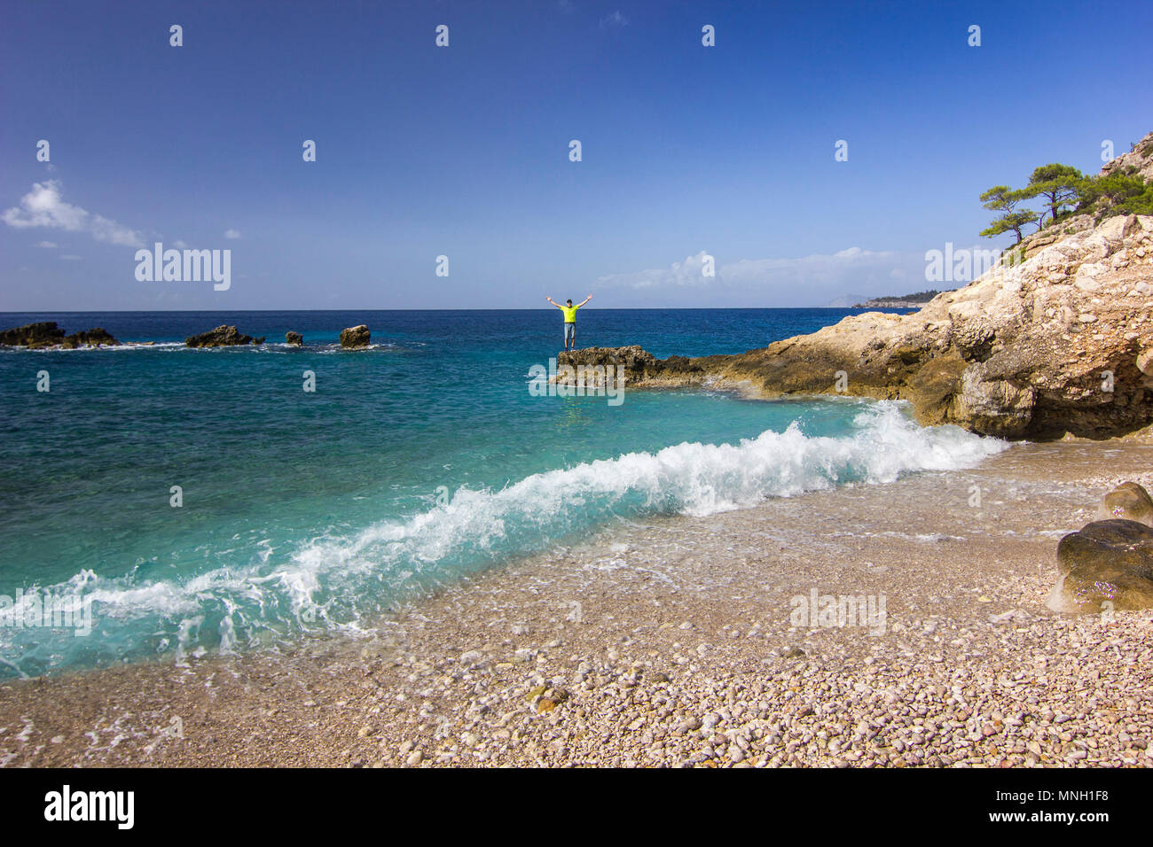 Sunrise colorati sul mare mediterranea Foto Stock