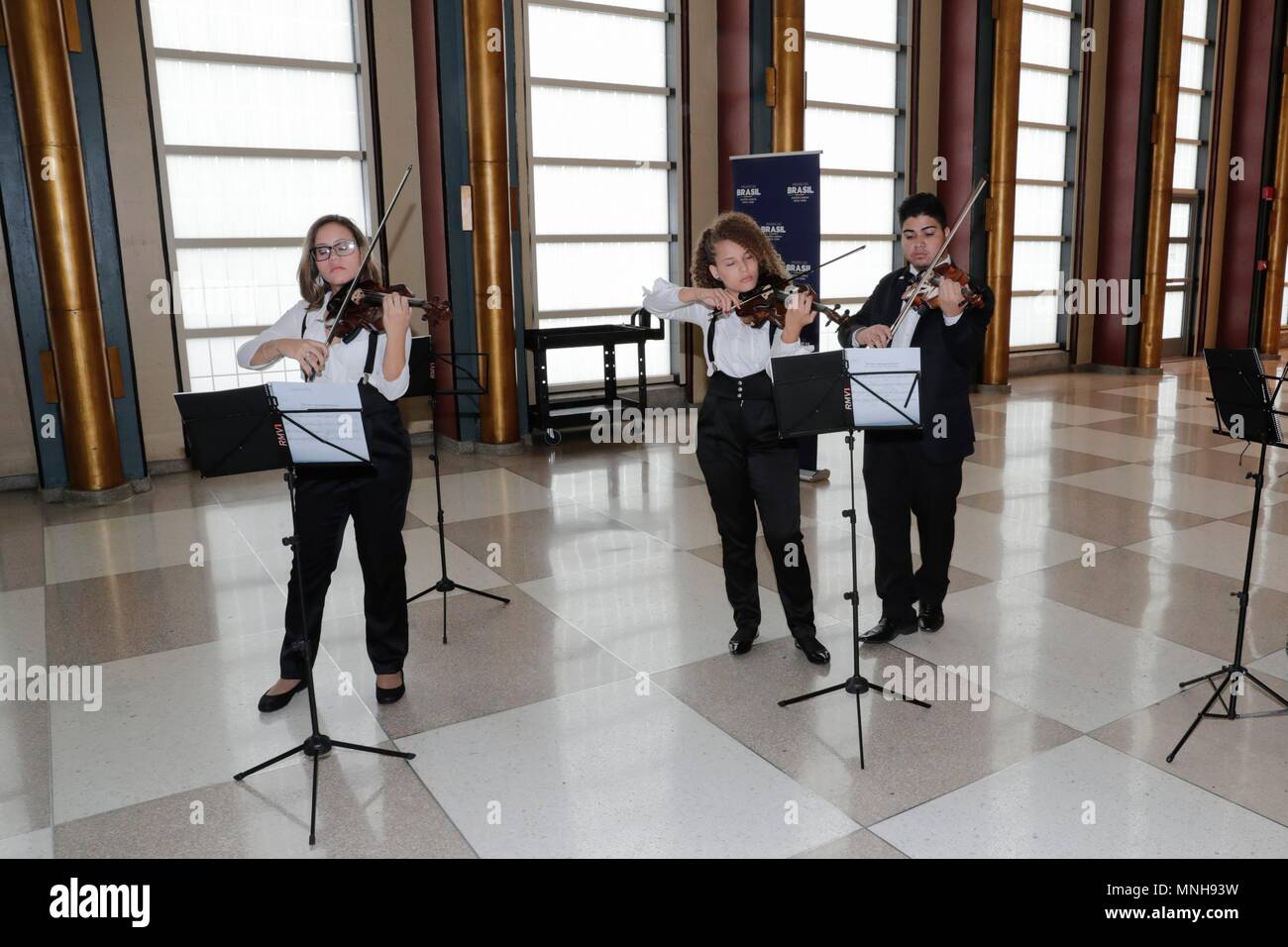 Nazioni Unite, New York, Stati Uniti d'America, 17 maggio 2018 - brasiliano Musica Classica Concerto del gruppo Gioventù Camerata di Rio de Janeiro oggi presso la sede delle Nazioni Unite a New York City. Foto: Luiz Rampelotto/EuropaNewswire | Utilizzo di tutto il mondo Foto Stock