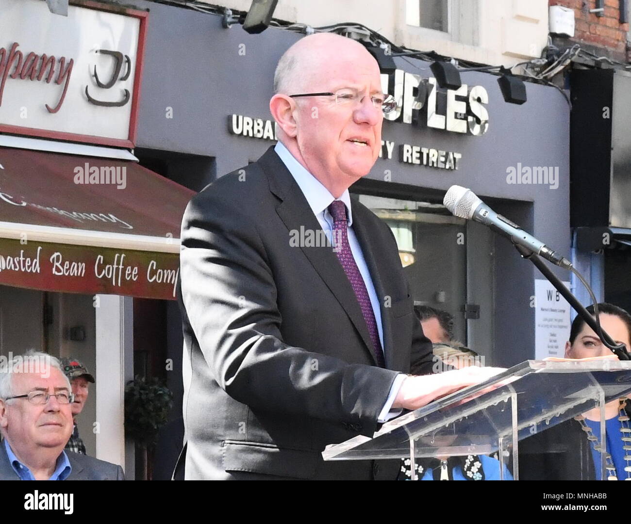 Il ministro per gli Affari Esteri Charlie Flanagan parla ad una commemorazione per le vittime del Dublin Monaghan bombardamenti. Foto Stock