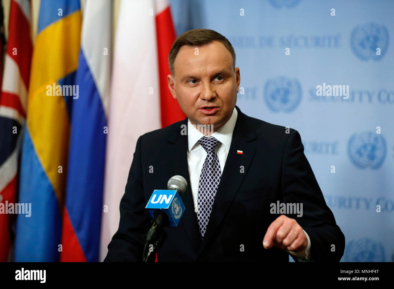 Organizzazione delle Nazioni Unite. Il 17 maggio 2018. Presidente polacco Andrzej Duda parla con i giornalisti nel corso di un incontro stampa presso la sede delle Nazioni Unite a New York, 17 maggio 2018. Presidente polacco Andrzej Duda detto qui Giovedì che il suo paese ha voluto vedere sane relazioni tra l' Unione europea e gli Stati Uniti nonostante la tensione oltre il nucleare Iran deal e attriti commerciali. Credito: Li Muzi/Xinhua/Alamy Live News Foto Stock