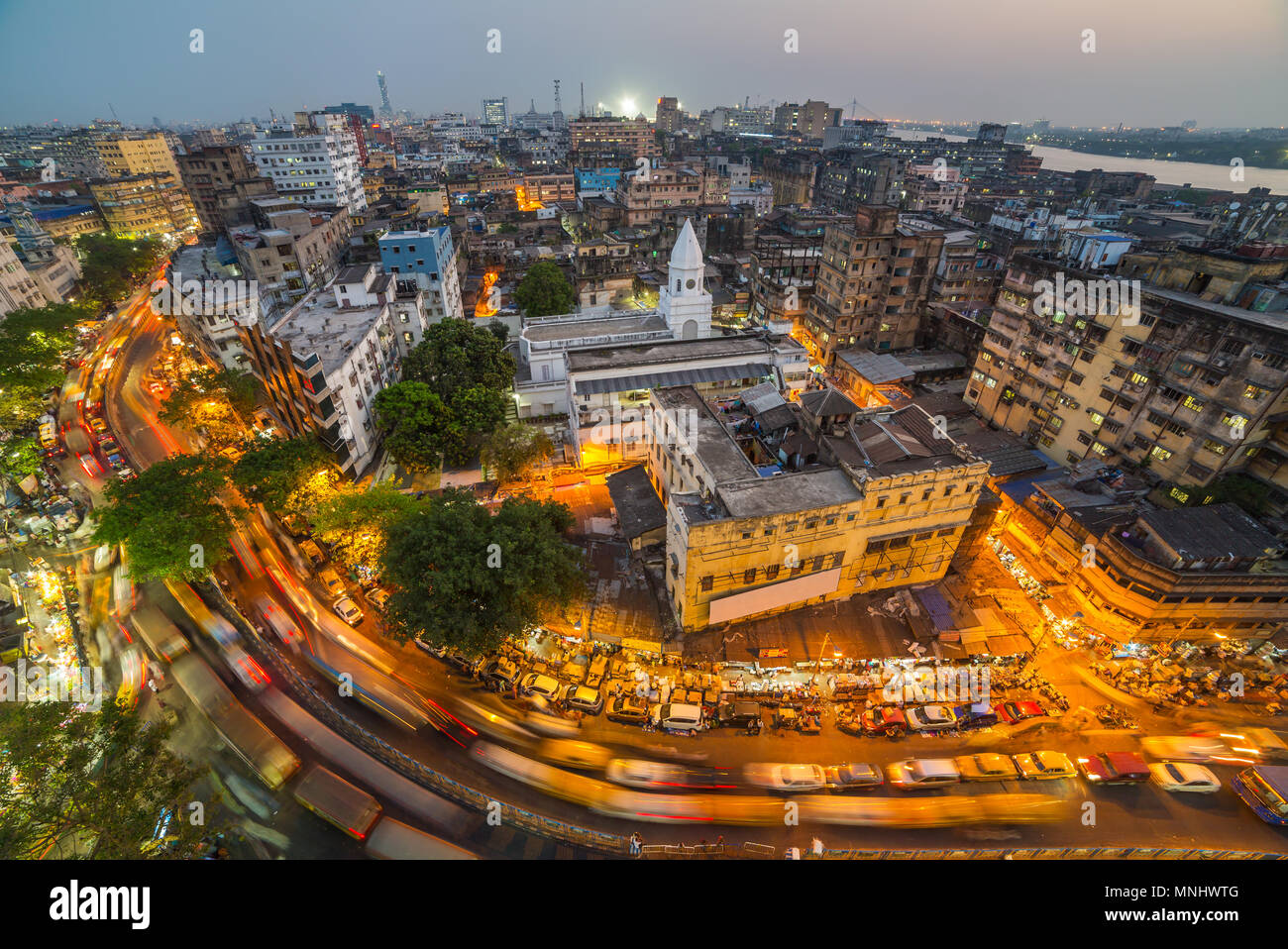 Kolkata city top vista di notte, West Bengal, India. Una lunga esposizione foto Foto Stock