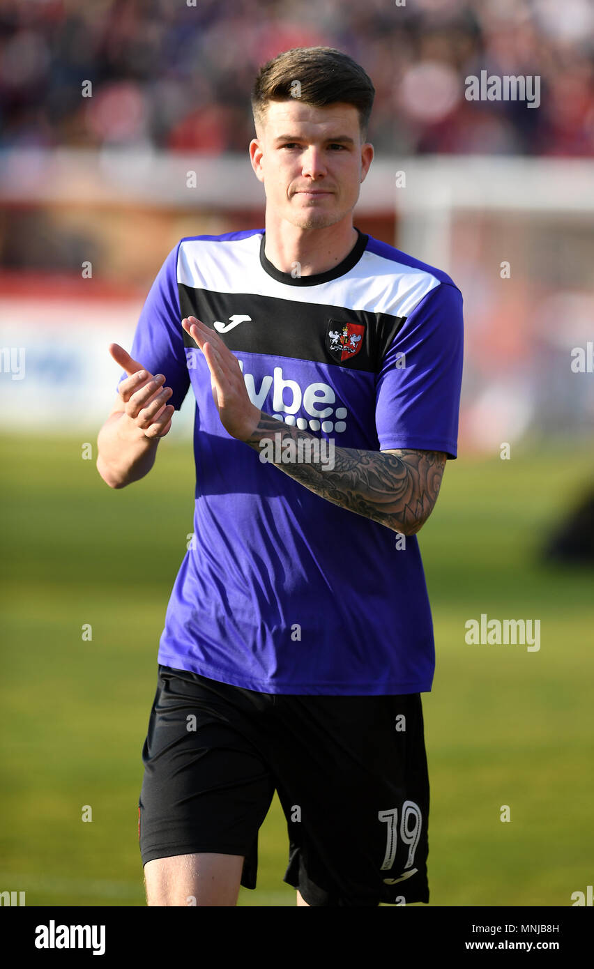 Exeter City's Liam McAlinden prima di kick-off durante la scommessa del Cielo lega due partita presso il St James Park, Exeter. Stampa foto di associazione. Picture Data: giovedì 17 maggio, 2018. Vedere PA storia SOCCER Exeter. Foto di credito dovrebbe leggere: Simon Galloway/filo PA. Restrizioni: solo uso editoriale nessun uso non autorizzato di audio, video, dati, calendari, club/campionato loghi o 'live' servizi. Online in corrispondenza uso limitato a 75 immagini, nessun video emulazione. Nessun uso in scommesse, giochi o un singolo giocatore/club/league pubblicazioni. Foto Stock