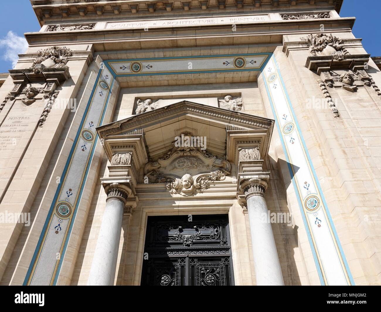 Entrata al Museo delle Belle Arti, il Musée des Beaux-Arts de Nîmes, Francia Foto Stock