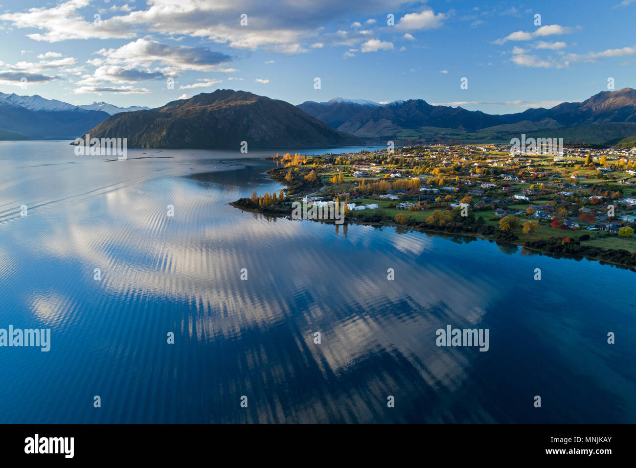 Bremner Bay, il lago Wanaka, Otago, South Island, in Nuova Zelanda - antenna fuco Foto Stock