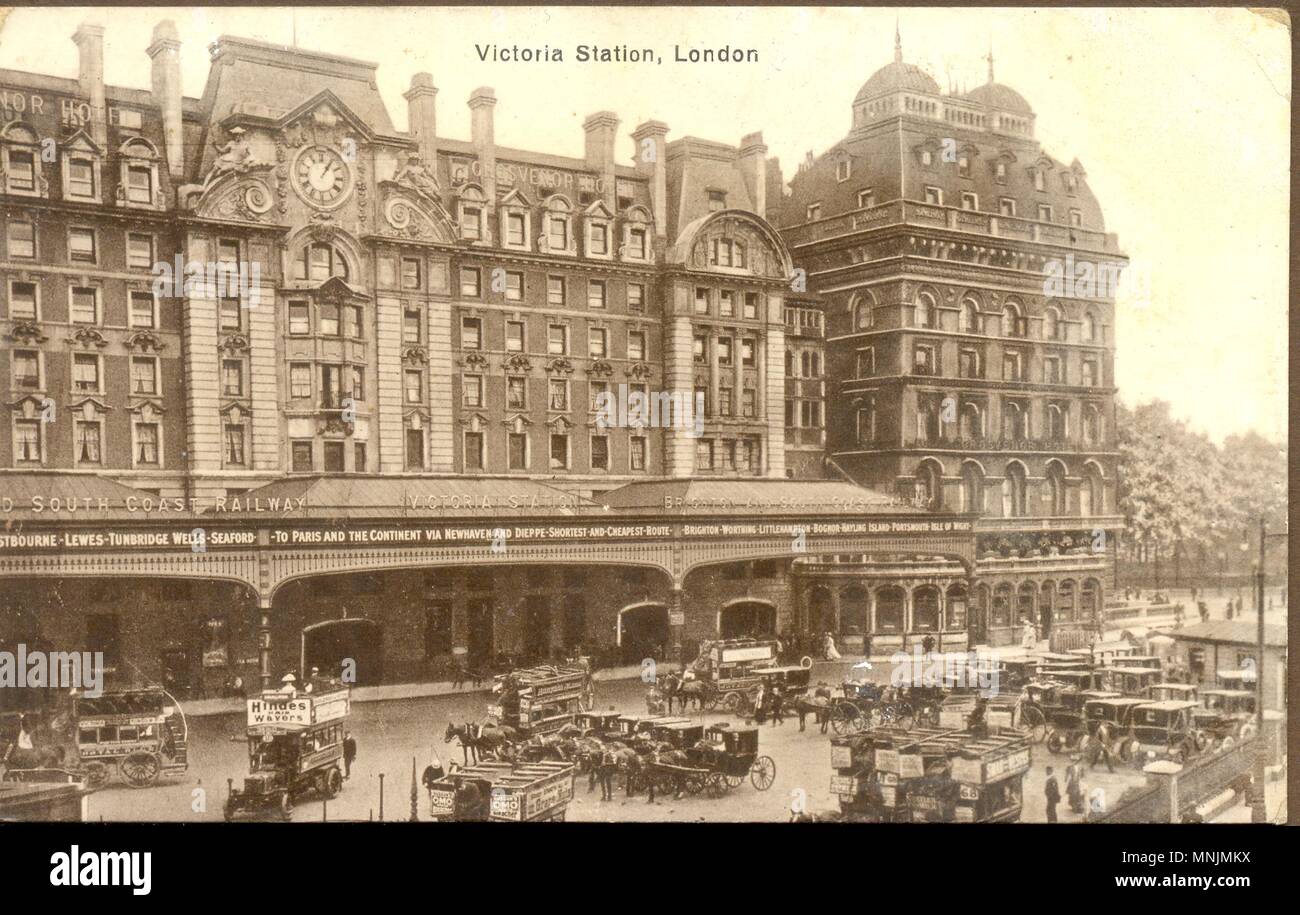 Cartolina di Victoria Station postally utilizzati 1915 Foto Stock