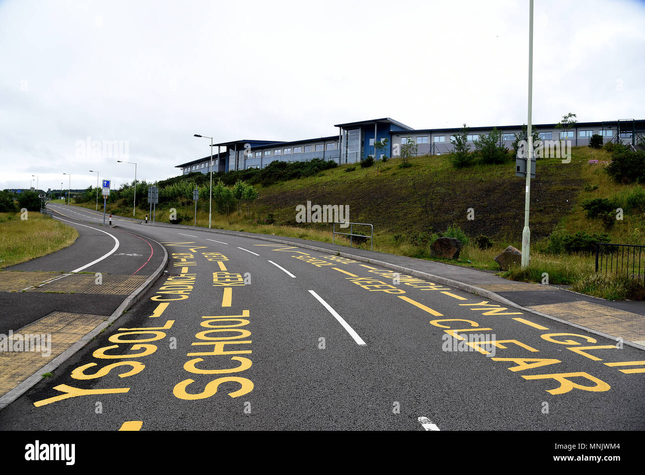 Le immagini mostrano il Biancospino di alta scuola, Lane, pontypridd, e Maesteg completo scuola, Bridgend County. Scuole esterno. Foto Stock