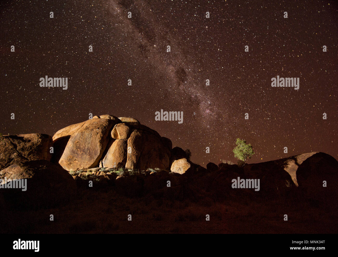 Cielo notturno a Devil's marmi, Northern Territory, NT, Australia Foto Stock