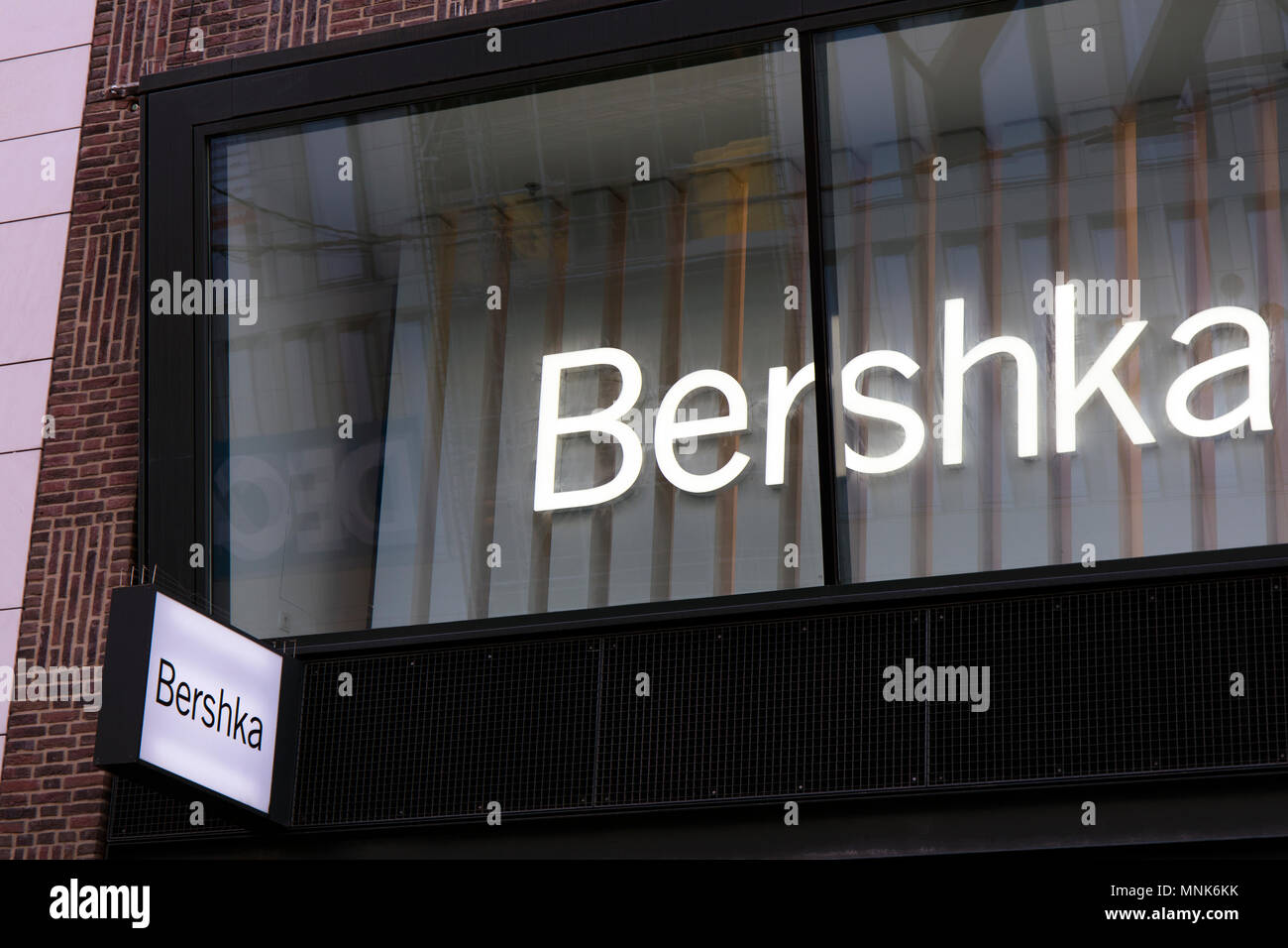 Amsterdam, Paesi Bassi-febbraio 2, 2017: lettere bershka su una parete in Amsterdam Foto Stock