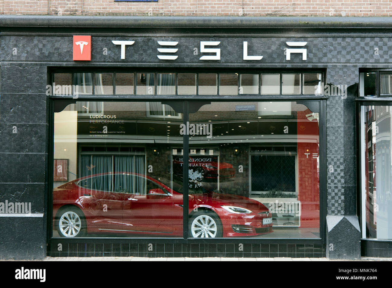 Amsterdam, Paesi Bassi-Marzo 5, 2017: Tesla store in Amsterdam Foto Stock