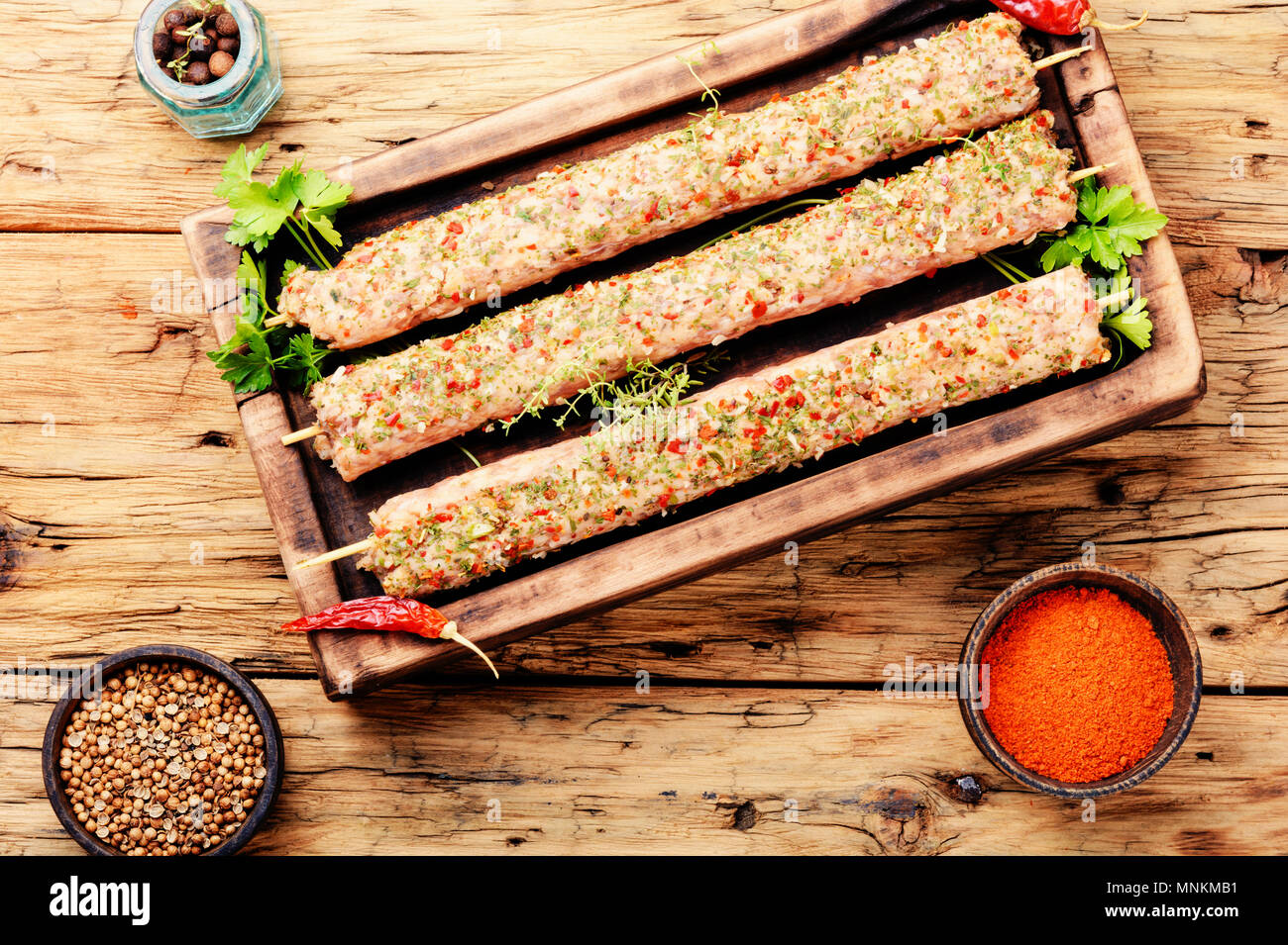 Caucasica piatto popolare, kebab dal giovane agnello carni e spezie.cucina caucasica Foto Stock