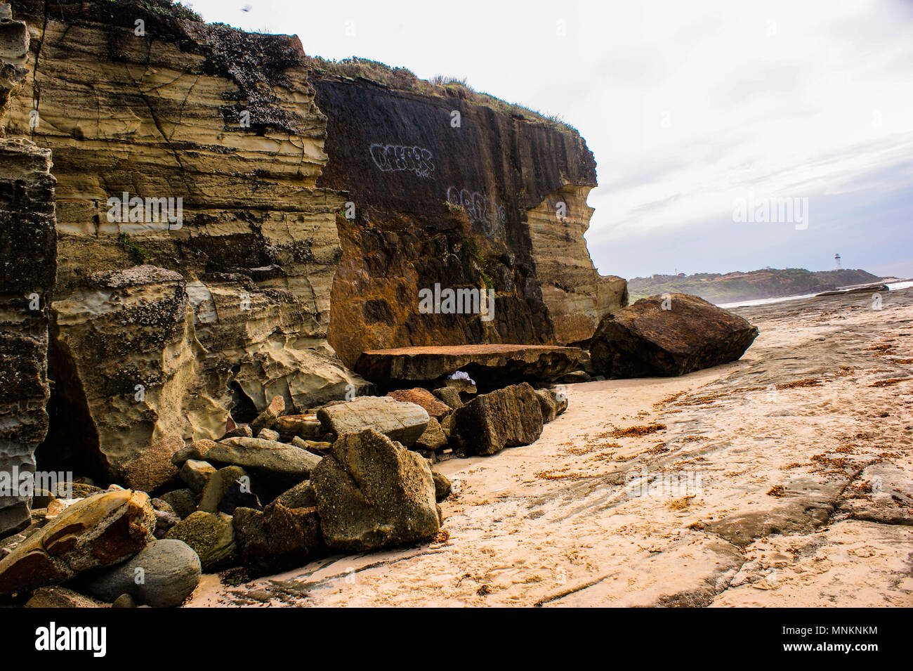Scogliera con atti di vandalismo | Sony DSLR A350 f/3.5-5.6/x18-70 Foto Stock