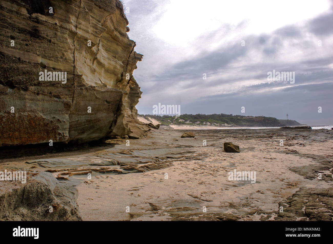 Scogliera con vista del promontorio | Sony DSLR A350 f/3.5-5.6/x18-70 Foto Stock