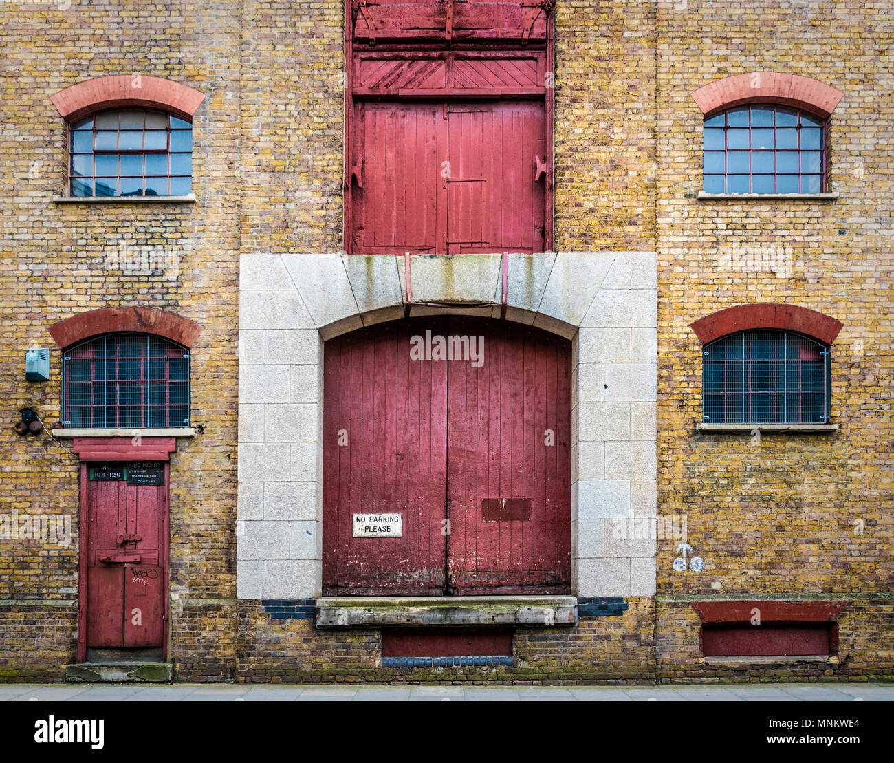 Il re Enrico di pontili, Il Grade ii Listed è un edificio in St Katharine & Wapping, Londra, Regno Unito. Foto Stock