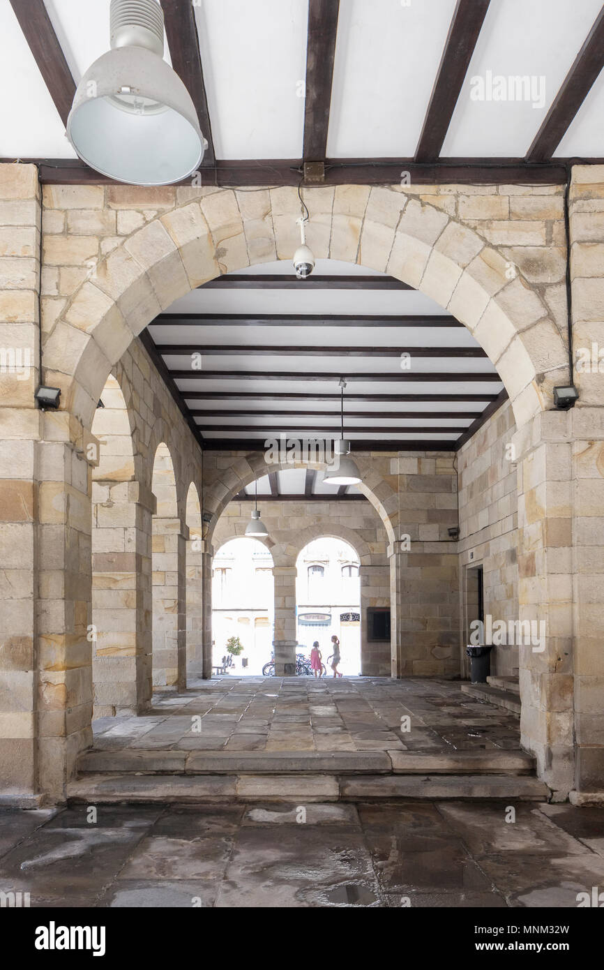 Archi di ingresso al Ayuntamiento de Durango, Vizcaya, Spagna, Foto Stock
