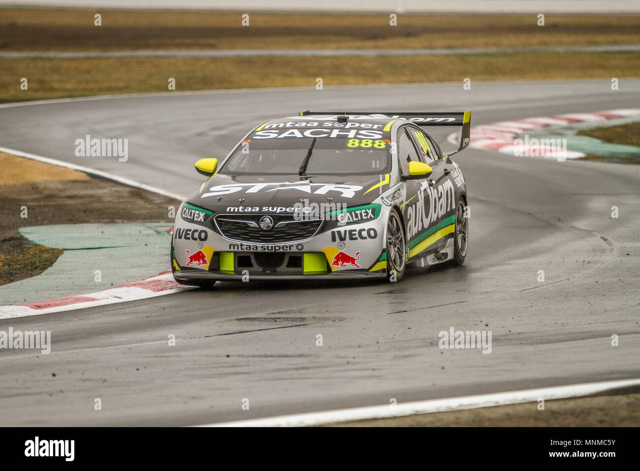 Winton SuperSprint , Winton, Victoria ,l'Australia il 18 maggio 2018. Pratica uno -No.888 Craig Lowndes racing per la Triple Eight Race Engineering alla guida del suo Holden Commodore ZB Credito: Brett keating/Alamy Live News Foto Stock