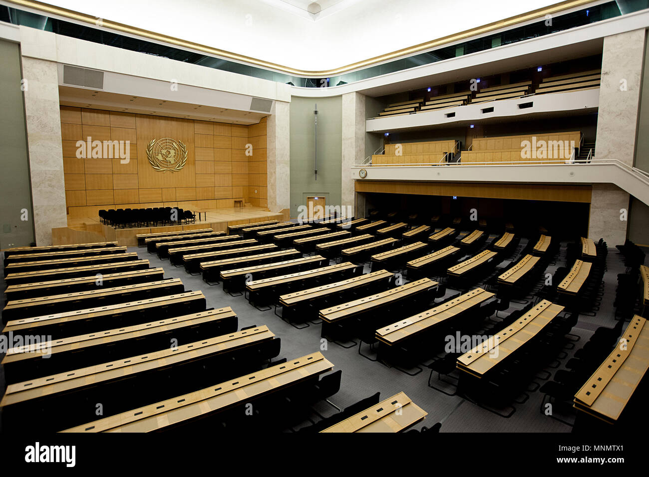 Ginevra - Svizzera, 27 febbraio 2014. La Assembly Hall dell Ufficio delle Nazioni Unite a Ginevra è utilizzato per grandi incontri come l'Assemblea mondiale della sanità ed è uno dei più grandi camere presso la sede delle Nazioni Unite Palais des Nations. Foto Stock