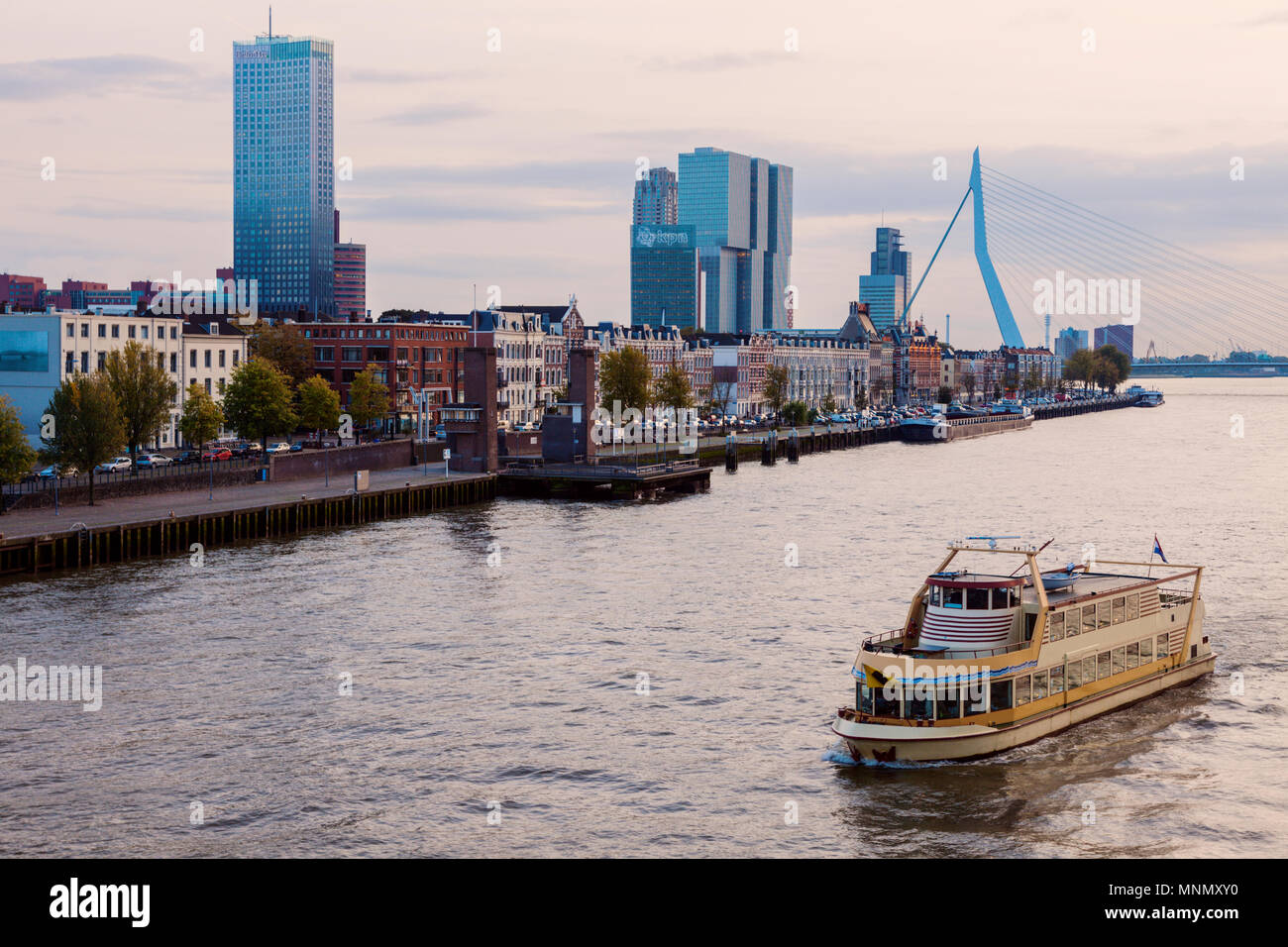 Paesi Bassi, Rotterdam, unità da passeggeri sul fiume Foto Stock