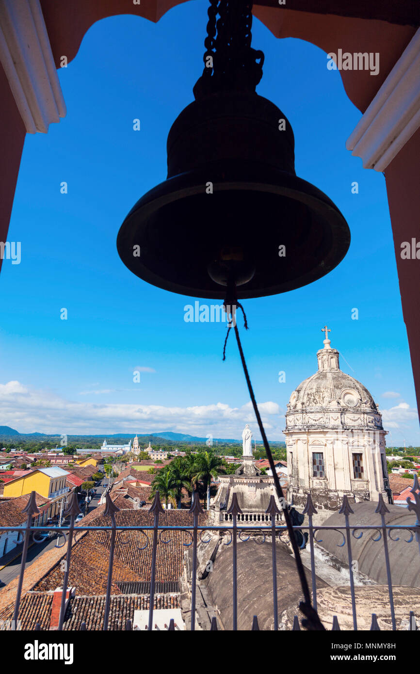 Nicaragua, Granada, campana di La Merced Chiesa Foto Stock