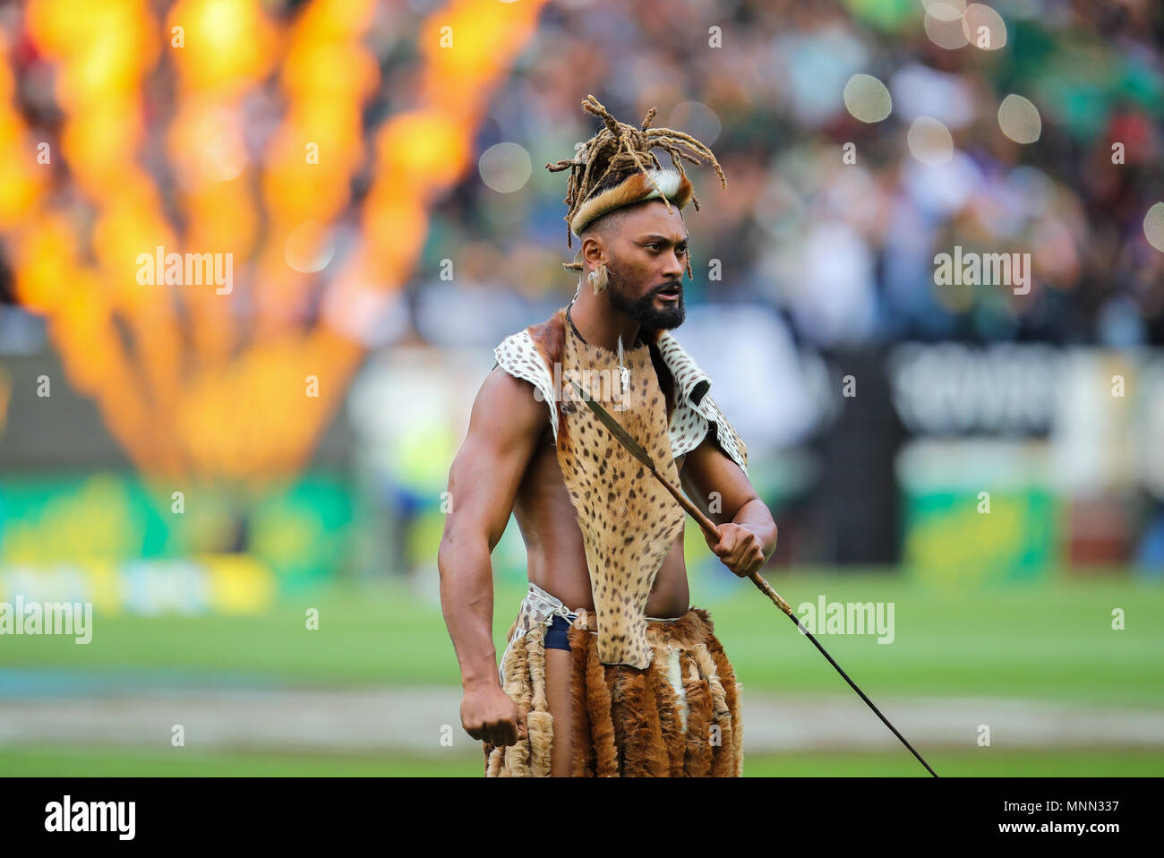 CAPE Town, Sud Africa - Sabato 7 ottobre 2017, un Impi come parte dell'onfield intrattenimento durante il castello Lager campionato di rugby betwe prova Foto Stock