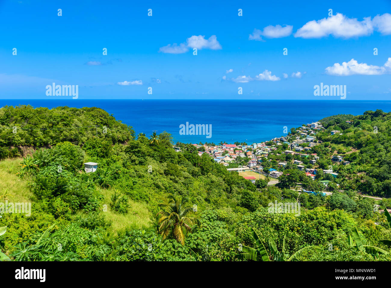 Canarie - Villaggio sull'isola caraibica di Santa Lucia. Si tratta di una destinazione paradiso con una spiaggia di sabbia bianca e mare turquoiuse. Foto Stock