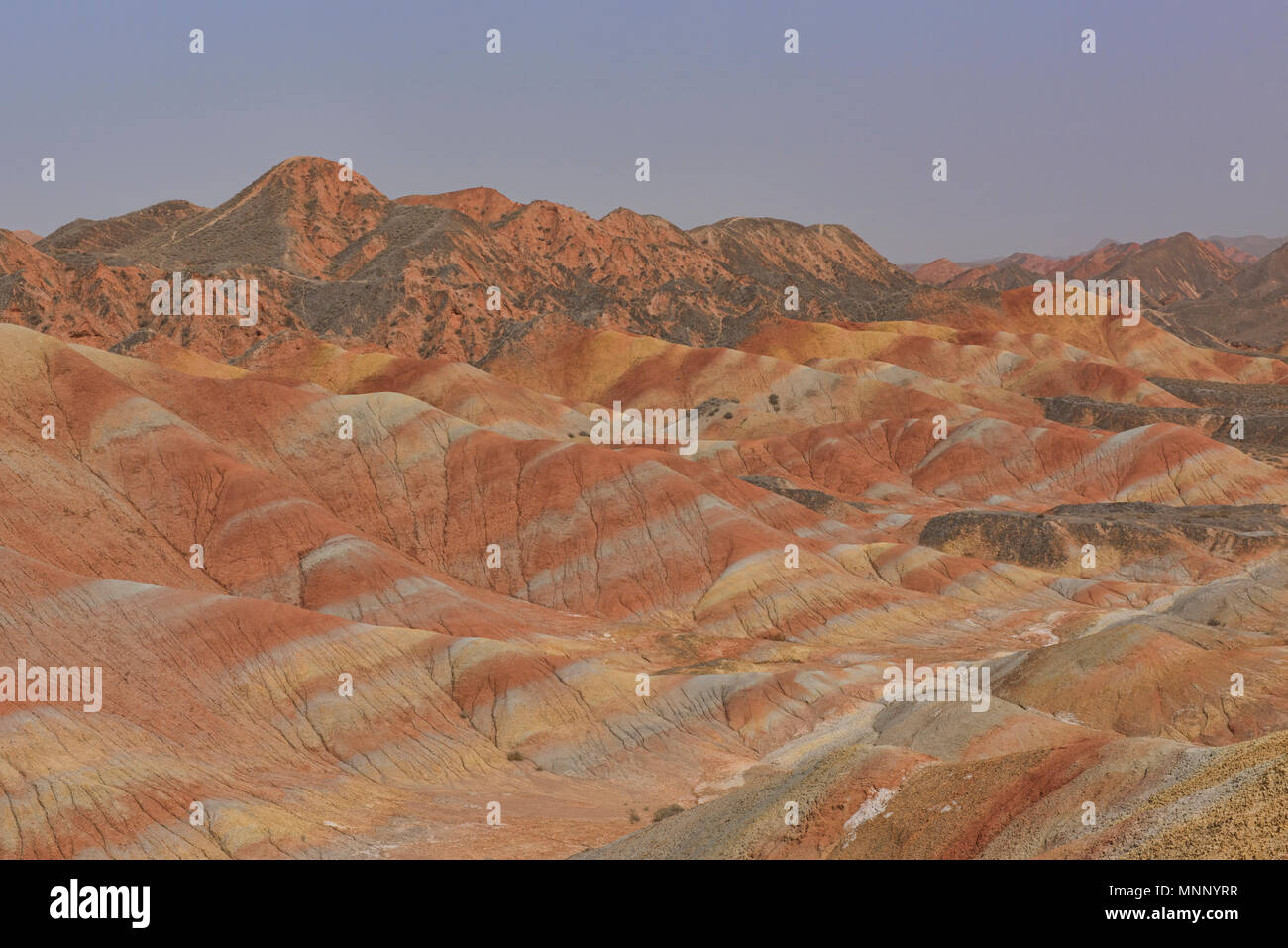 Vivid colorato in arenaria Danxia Zhangye rilievi parco geologico, Gansu, Cina Foto Stock