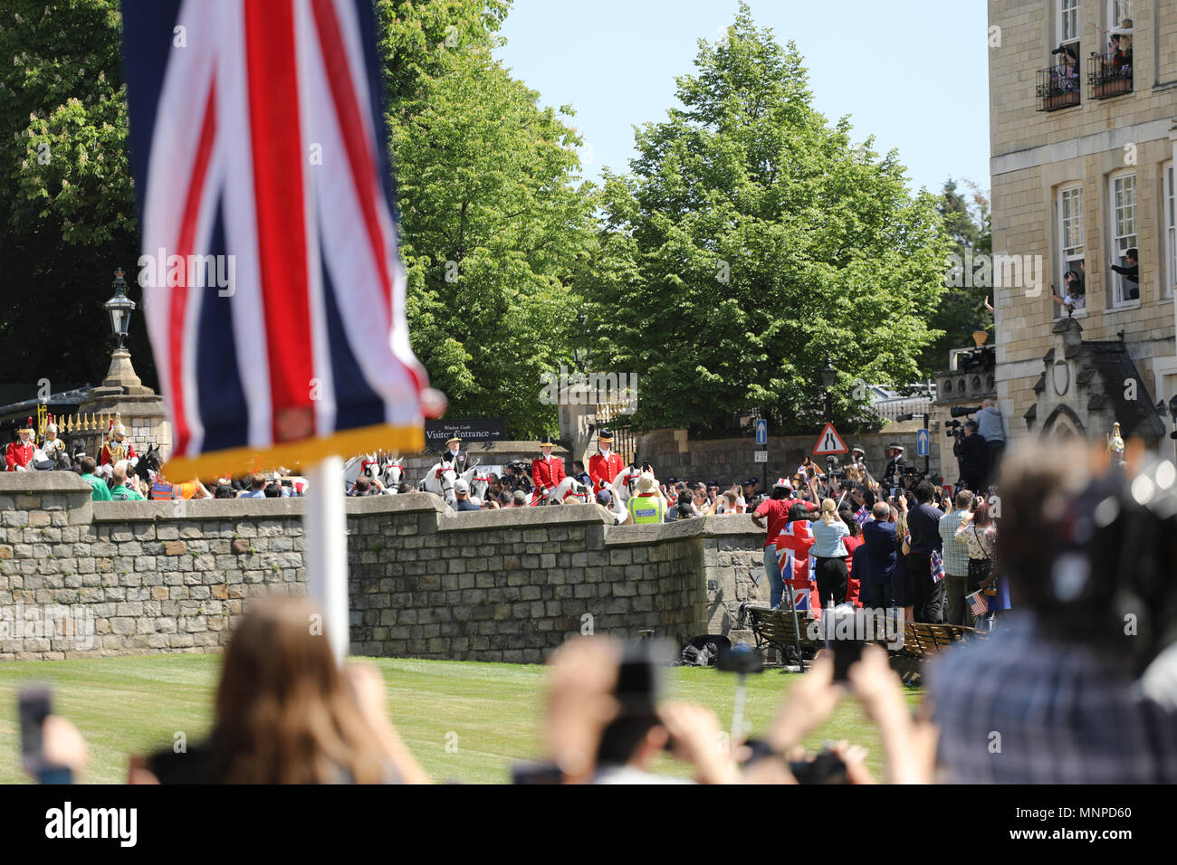 Windsor, Regno Unito, 19 Maggio 2018.Royal Wedding 19 maggio 2018 il principe Harry e Meghan Markle lasciando il Castello di Windsor dopo la cerimonia Foto Stock