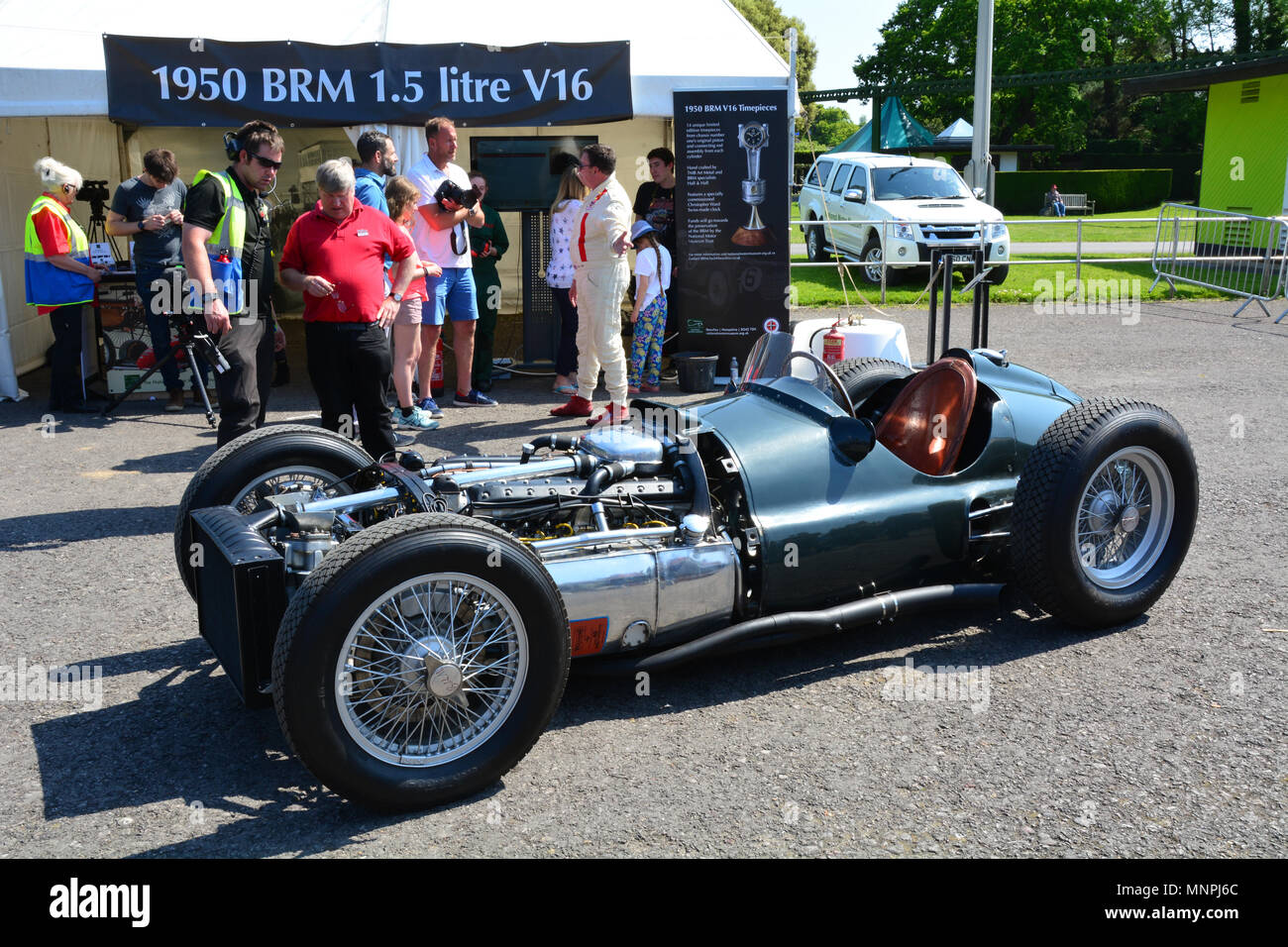 Beaulieu, Inghilterra. Il 19 maggio 2018. Guazzabuglio Auto e Auto Show presso il National Motor Museum di New Forest in Hampshire. La visione speciale del 1950 BRM 1,5 litro V16. La British Racing Motors V16 era un sovralimentato 1.5 litri (90,8 cu in) V-16 cilindro racing motore costruito dalla British Racing motori (BRM) per competere in Formula Uno motor racing nelle immediate conseguenze della Seconda Guerra Mondiale. Progettato nel 1947 e ha corso fino al 1954-55, essa ha prodotto 600 cv (450 kW) a 12.000 giri/min, sebbene il test figure da Rolls-Royce ha suggerito che il motore sarebbe in grado di essere eseguito fino a 14,000rpm. JWO/ Alamy Foto Stock