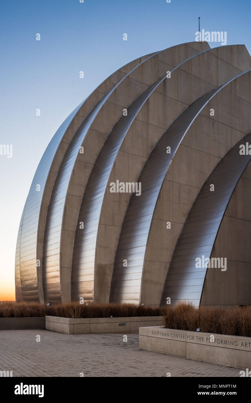 Esterno del Kauffman Center for the Performing Arts, progettato da Moshe Safdie Foto Stock