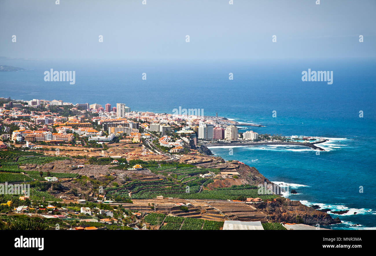 Vista panoramica della città di Tenerife in La Orotava Valley sull'isola di Tenerife, Canarie, Spagna. Foto Stock