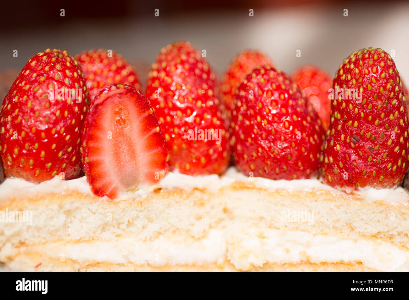 Chiudere la torta di fragole dessert. Foto Stock