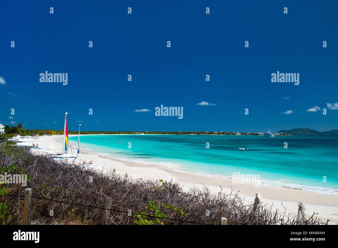 Incredibile Rendezvous Bay Beach sull'isola caraibica di Anguilla Foto Stock