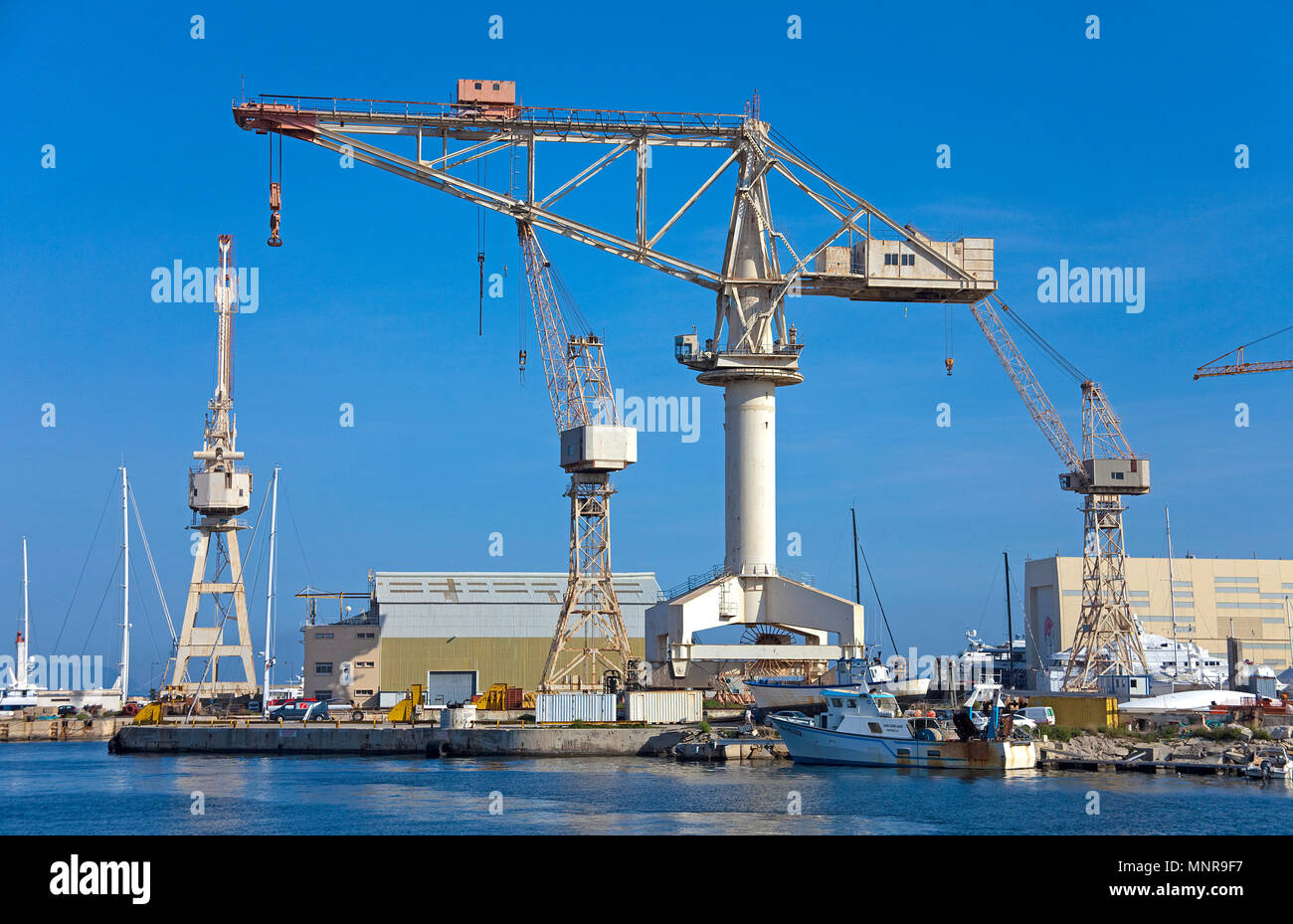 Porto industriale di La Ciotat, Bouches-du-Rhone, Provence-Alpes-Côte d'Azur, in Francia del Sud, Francia, Europa Foto Stock