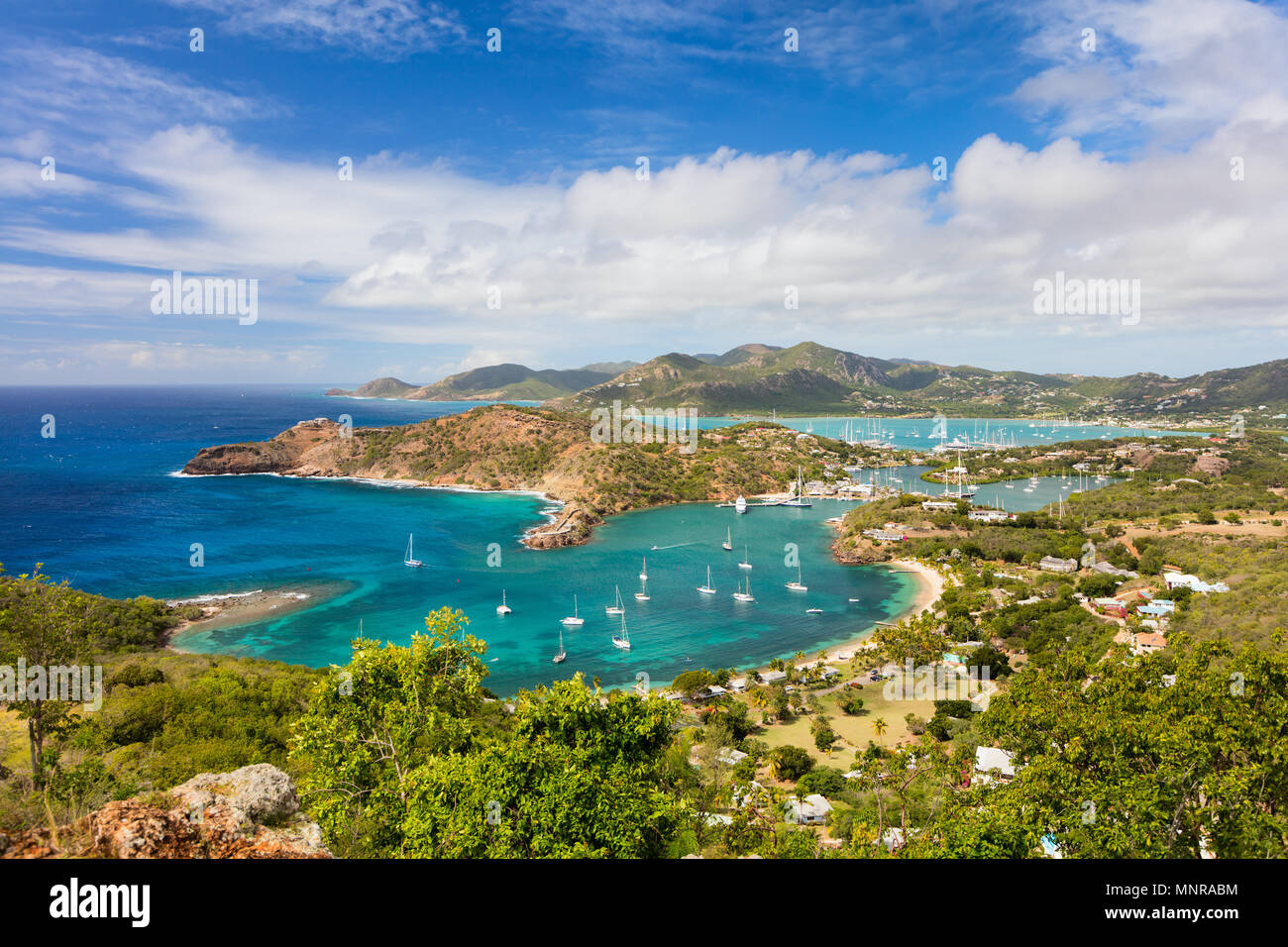 Vista del porto di Inglese in Antigua da Shirley Heights Foto Stock