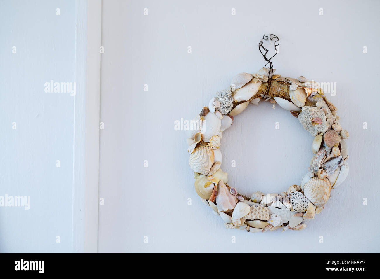 In prossimità del mare ristorante decorato con stelle marine e conchiglie Foto Stock