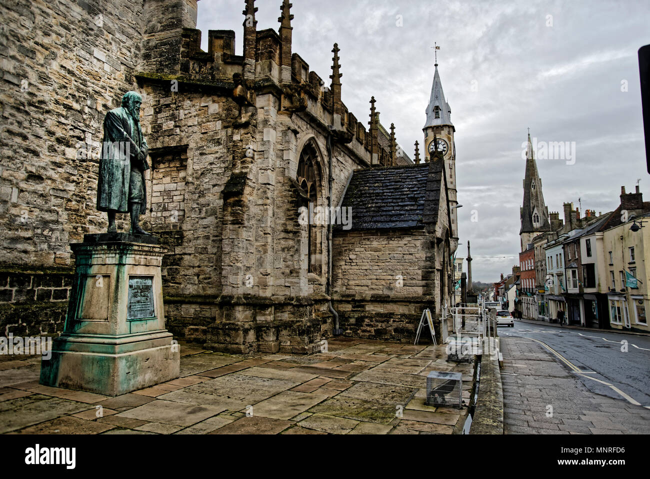 La costruzione della chiesa di St Peters, Dorchester Dorset, in gran parte risale alla metà del XV secolo, significativamente restaurata nel 1856-7 da J Hicks. Foto Stock