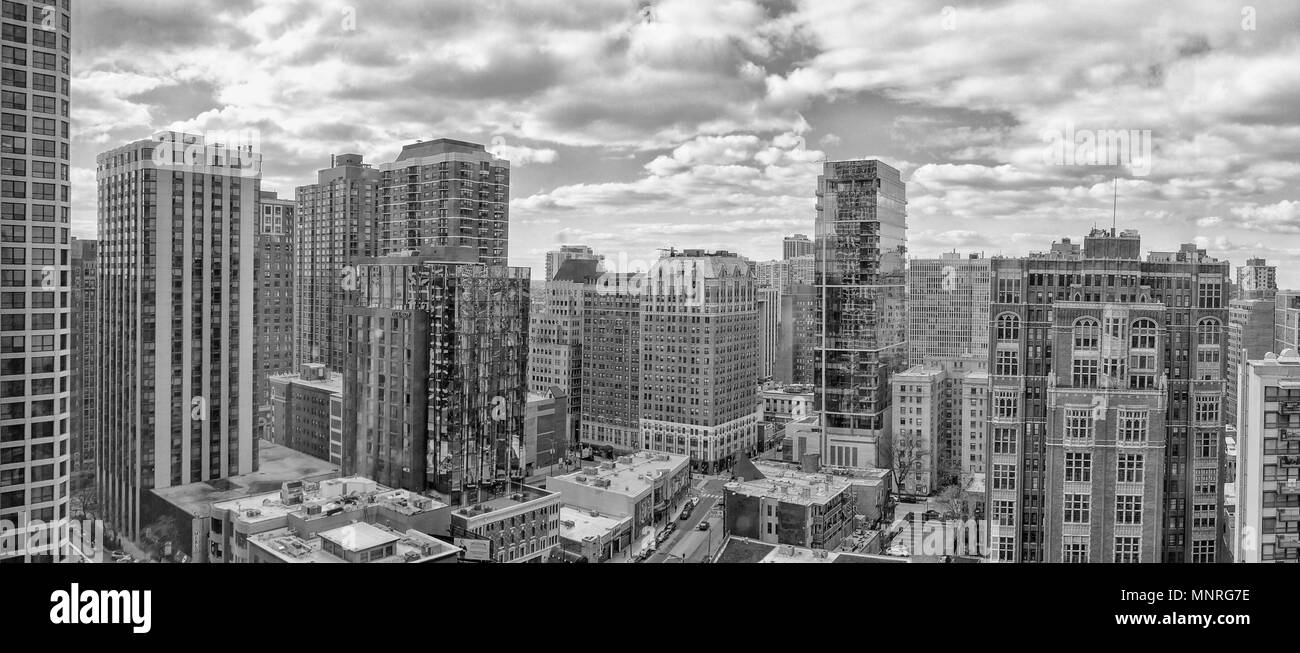 CHICAGO, IL, Stati Uniti d'America-Aprile 6, 2018:Chicago Downtown gold coast panorama Foto Stock