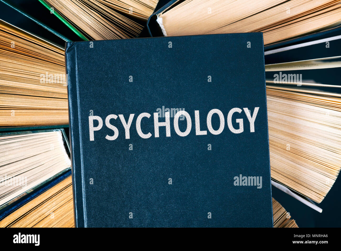 Libri di psicologia immagini e fotografie stock ad alta risoluzione - Alamy