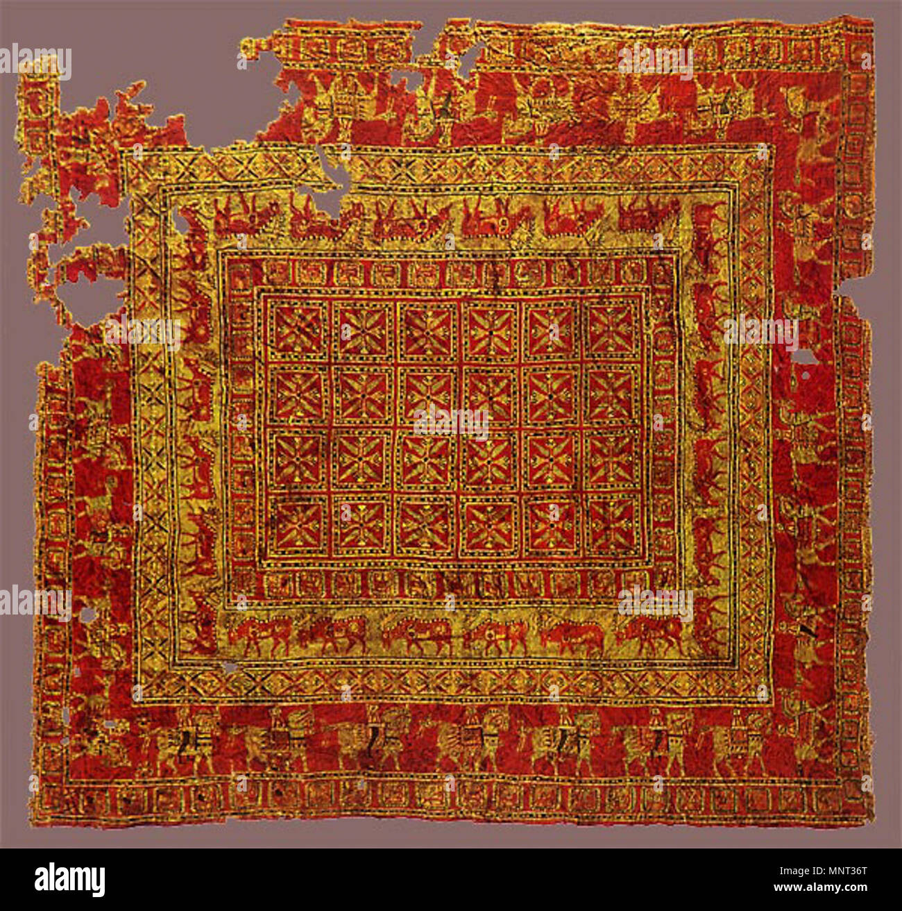 Il più antico del mondo palo noto il tappeto era stato trovato nel più  grande del Pazyryk tumuli, montagne degli Altai. Essa è esposta nel Museo  Hermitage di San Pietroburgo, [1] .